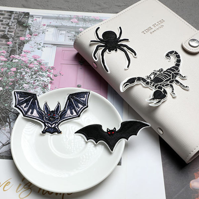 Velcro Sew On - Spider Scorpion Bat Black Animal zelfklevende